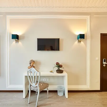 Silk Nocleg ze śniadaniem 4*